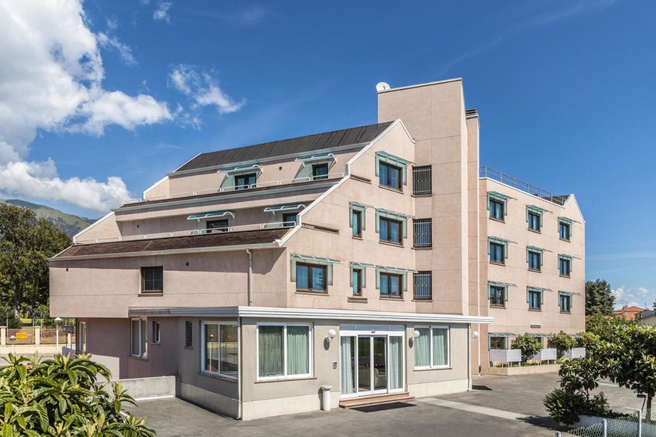 Aviano Palace Hotel מראה חיצוני תמונה